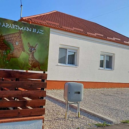 Mini Zoo Apartman ナジカニジャ エクステリア 写真
