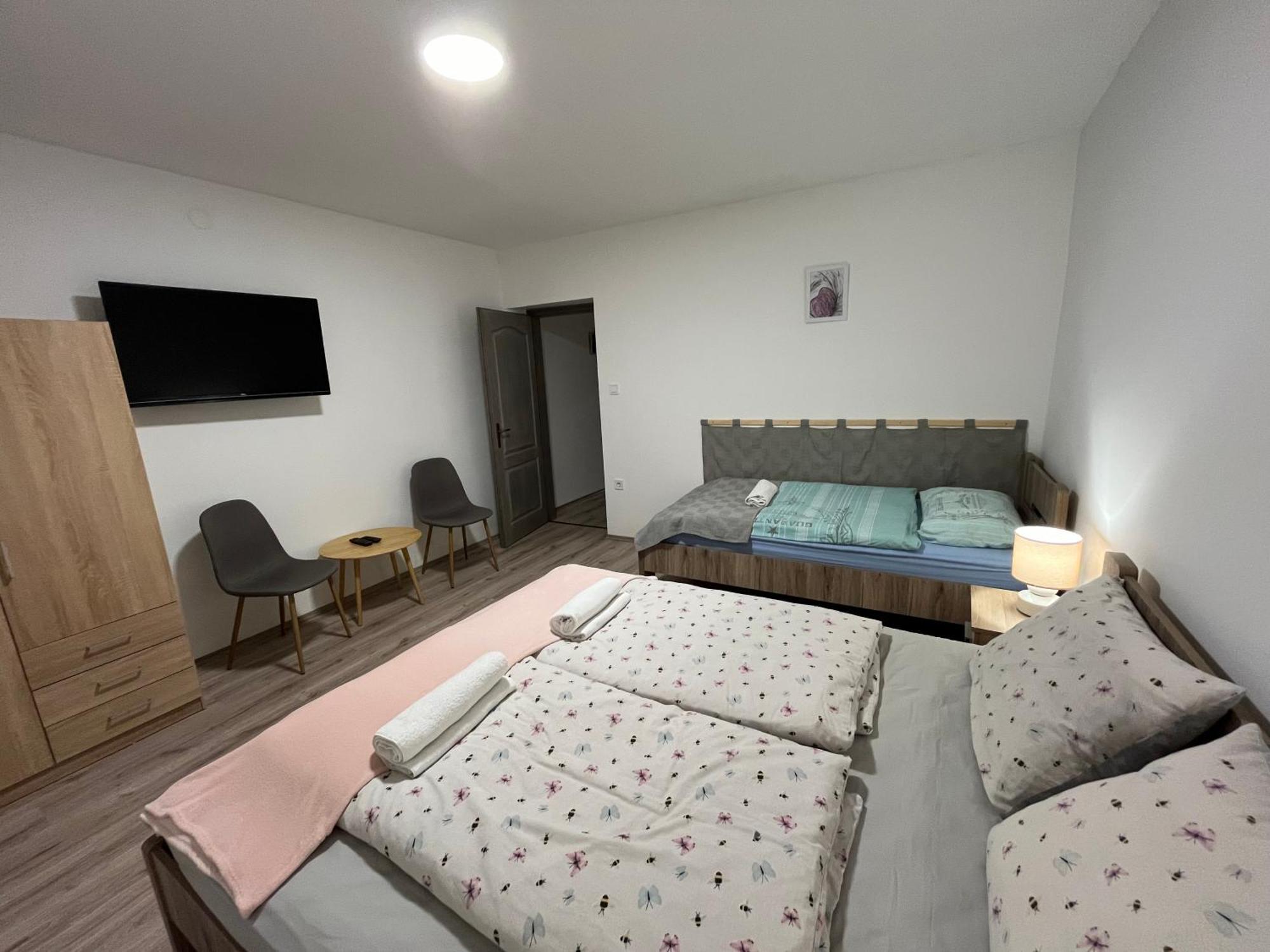 Mini Zoo Apartman ナジカニジャ エクステリア 写真